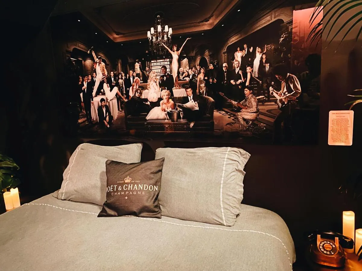 Loco Paradiso - Two Kingsize Beds, Outdoor Terrace, Dj Booth, Bar, Cinema, Bathtub, Kitchen, Airco Antwerpen België